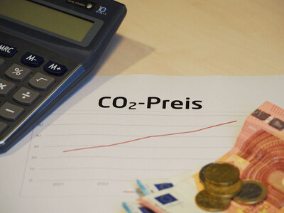 CO2-Preis: Unternehmen sollten ihre Verbräuche kennen | © energiekonsens
