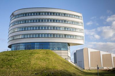 RICHTIG WIND MACHEN | © Joerg Sarbach