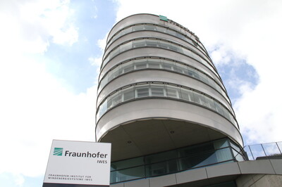 Zukunft der Energie: schwimmende Windturbinen | © Helmut Stapel